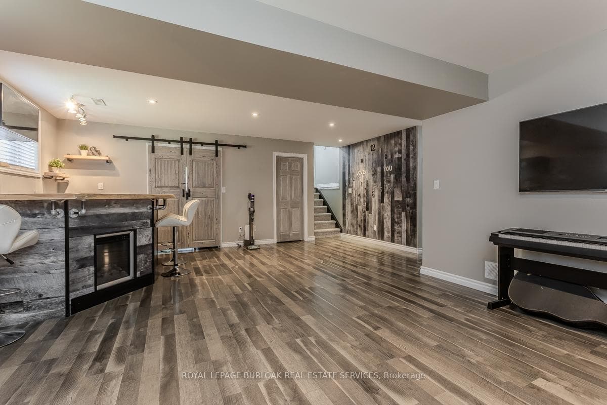 38 Tan Avenue photo 34
