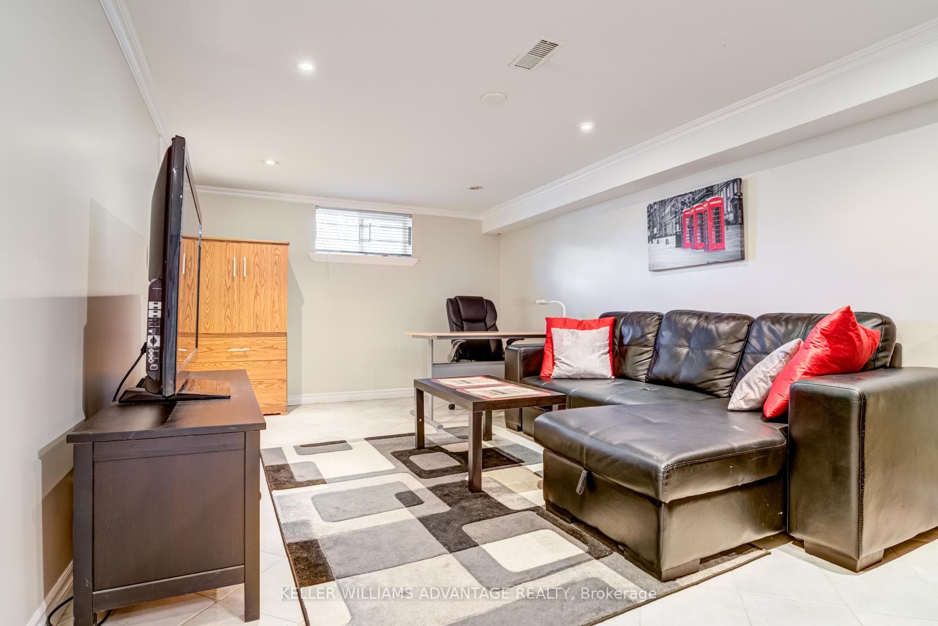 183 Glenwood Crescent Unit Lower photo 7
