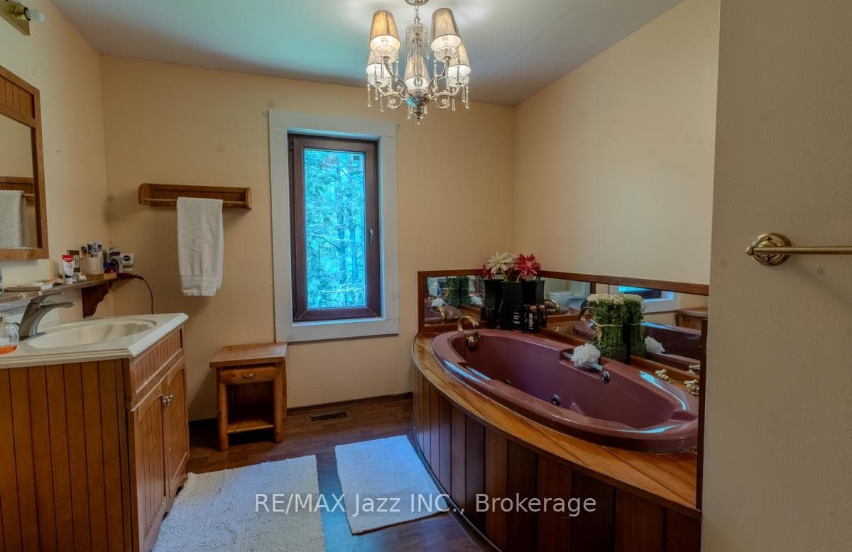1314 Shebeshekong Road photo 16