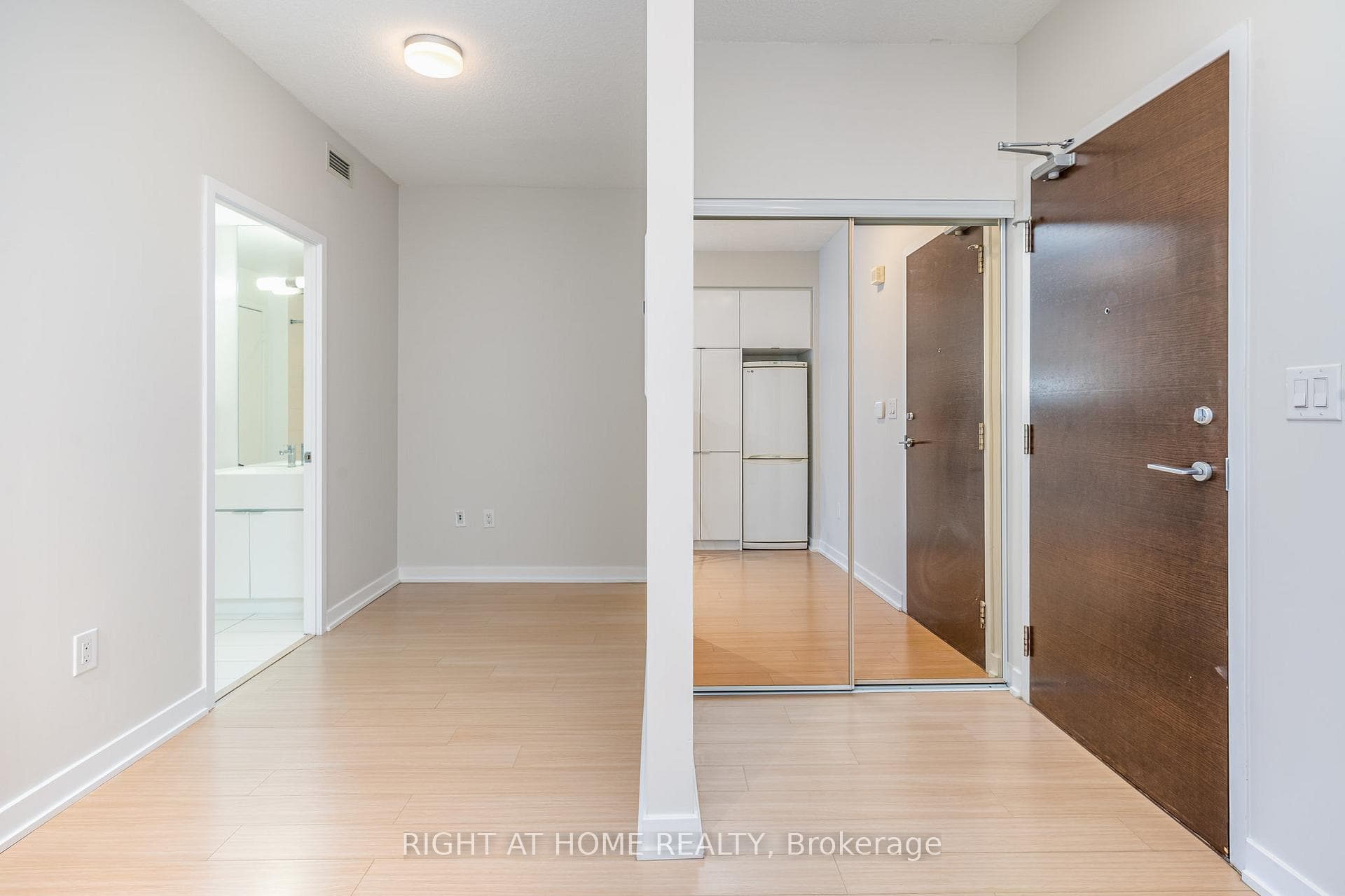 21 Iceboat Terrace Unit 3703 photo 11