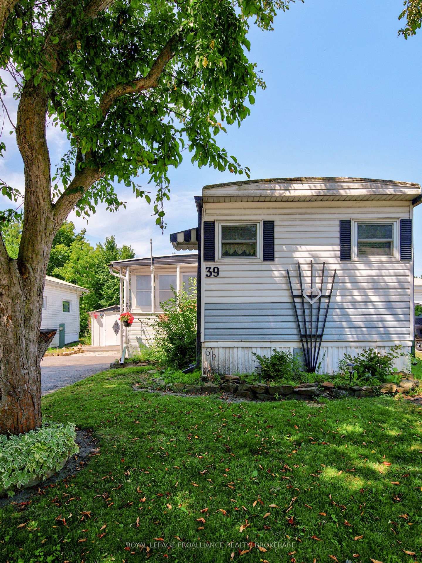 39 Worthington Way photo 3