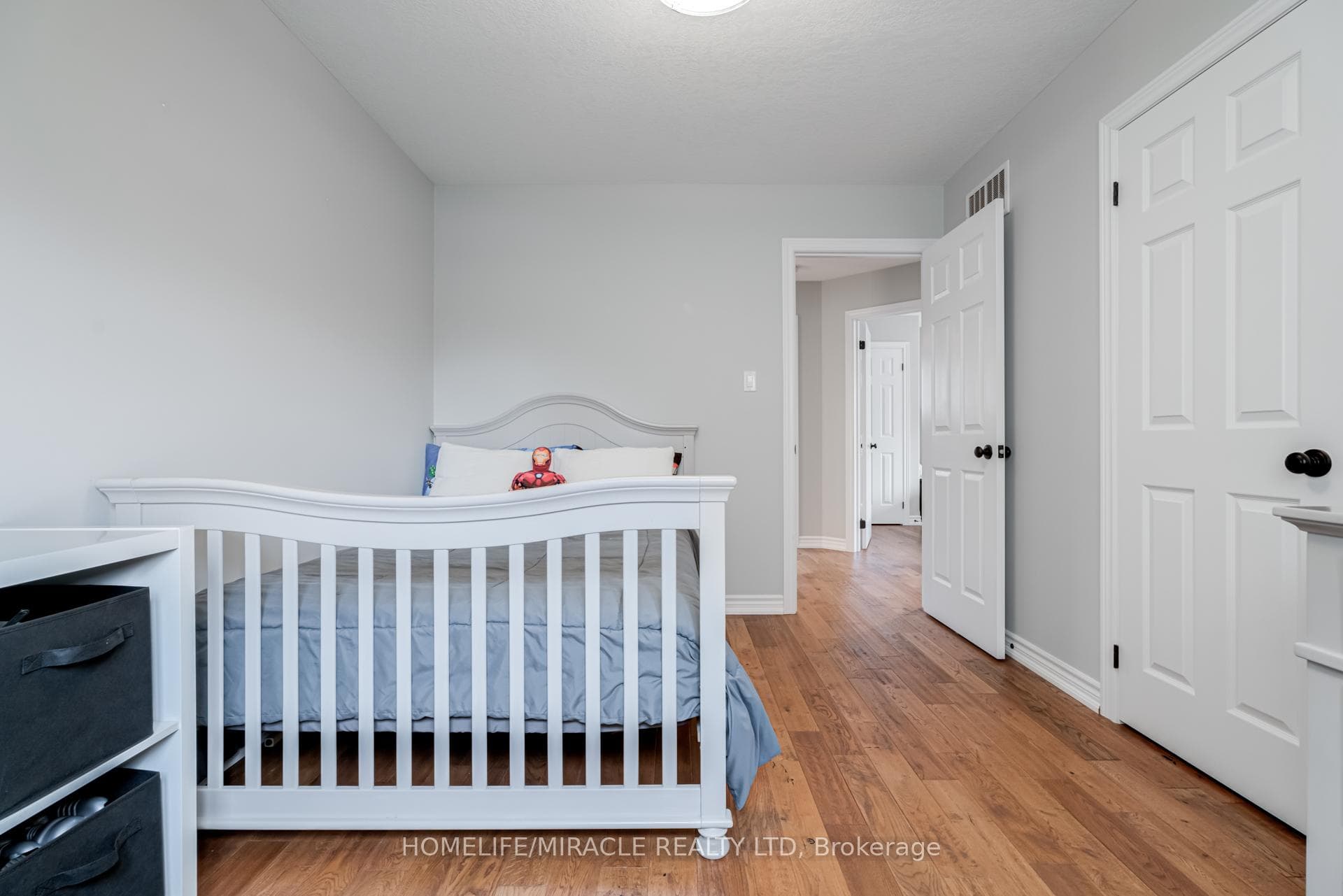 46 Irwin Crescent photo 23