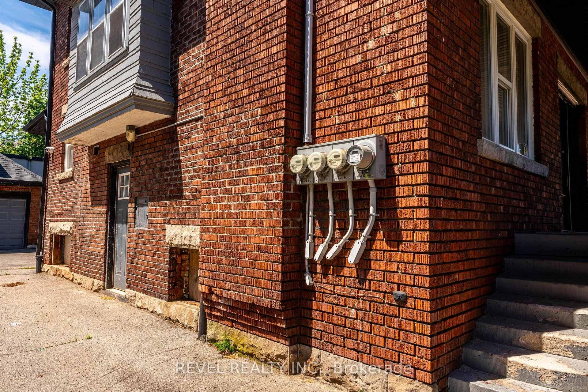 822 Main Street photo 41