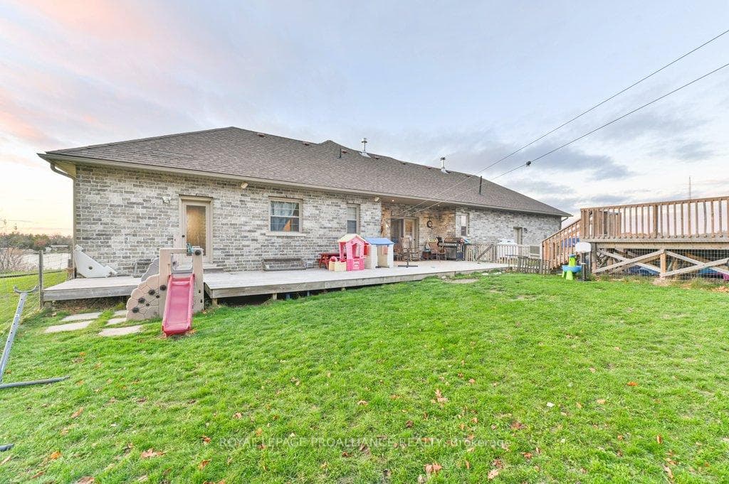 23 Oak Lake Road photo 8