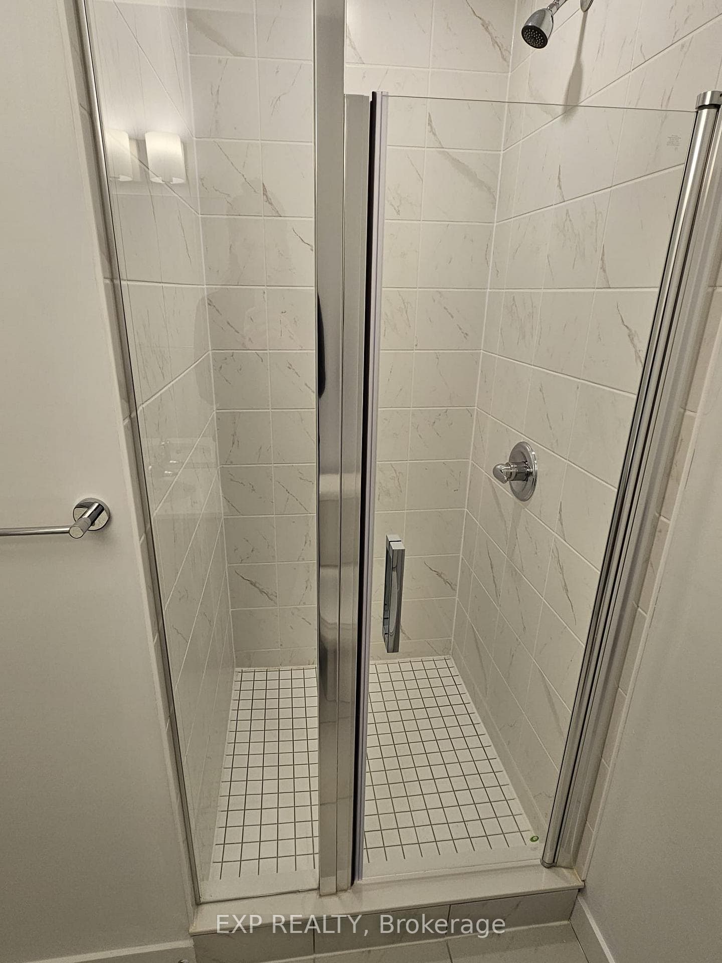2433 Dufferin Street Unit 703 photo 15