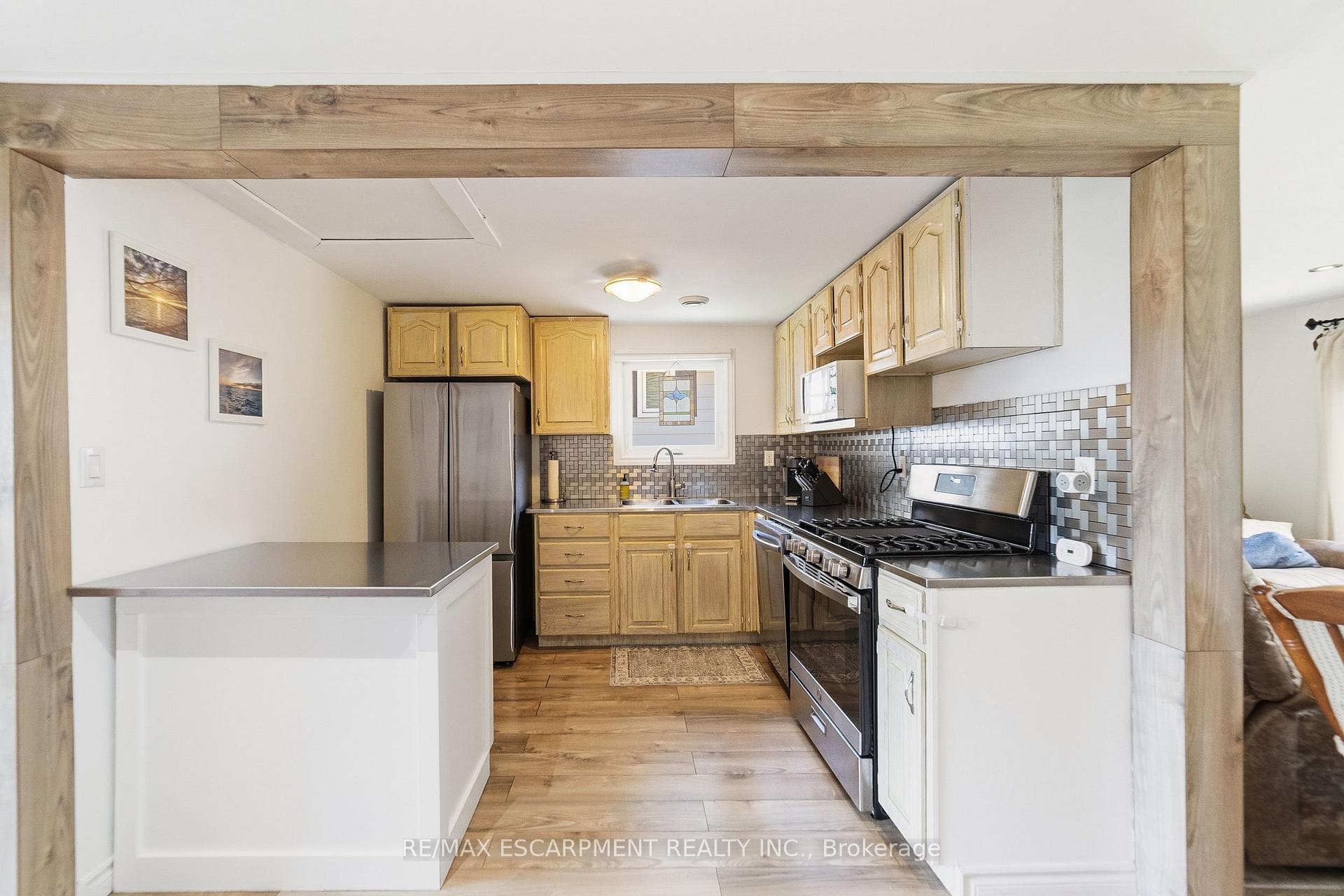 425 Ross Avenue photo 8