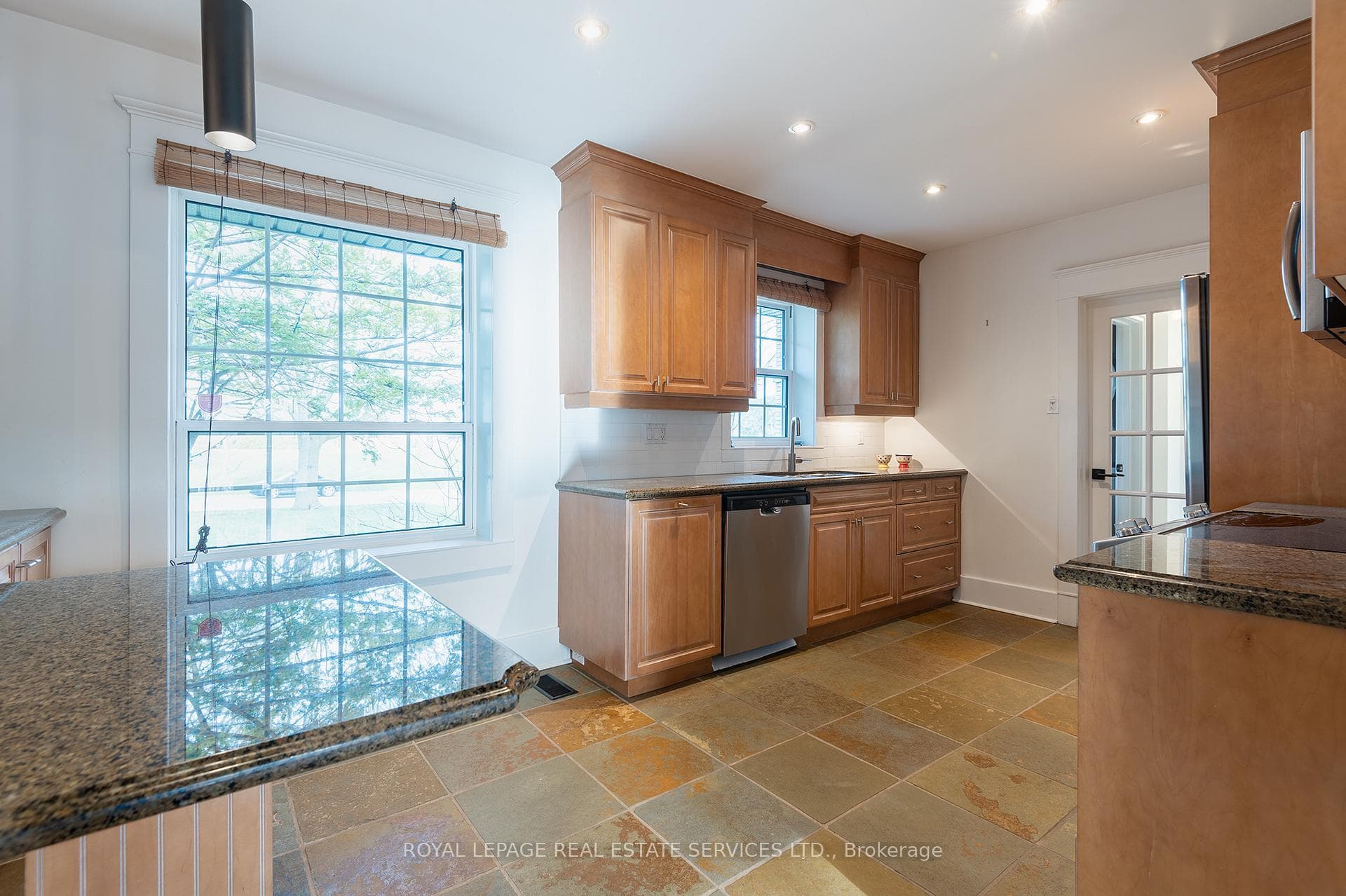 31 Rivercove Drive photo 11