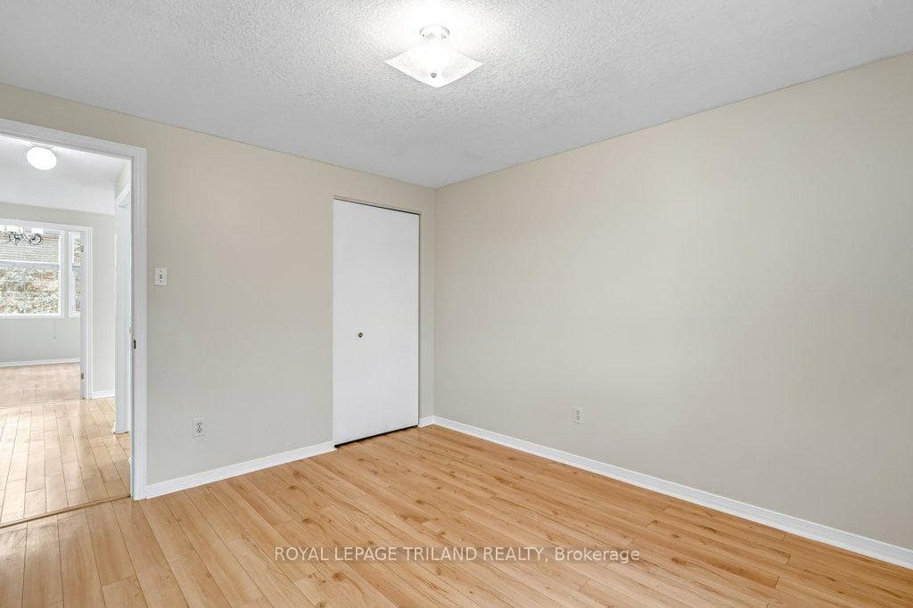 215 Rossmore Court photo 30