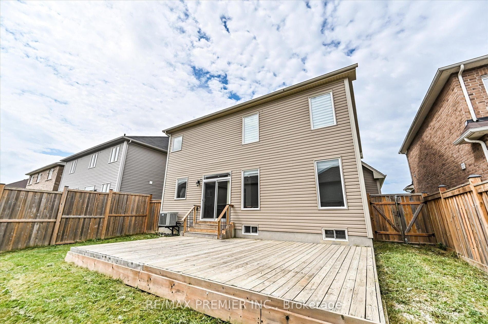 75 Cook Street photo 28