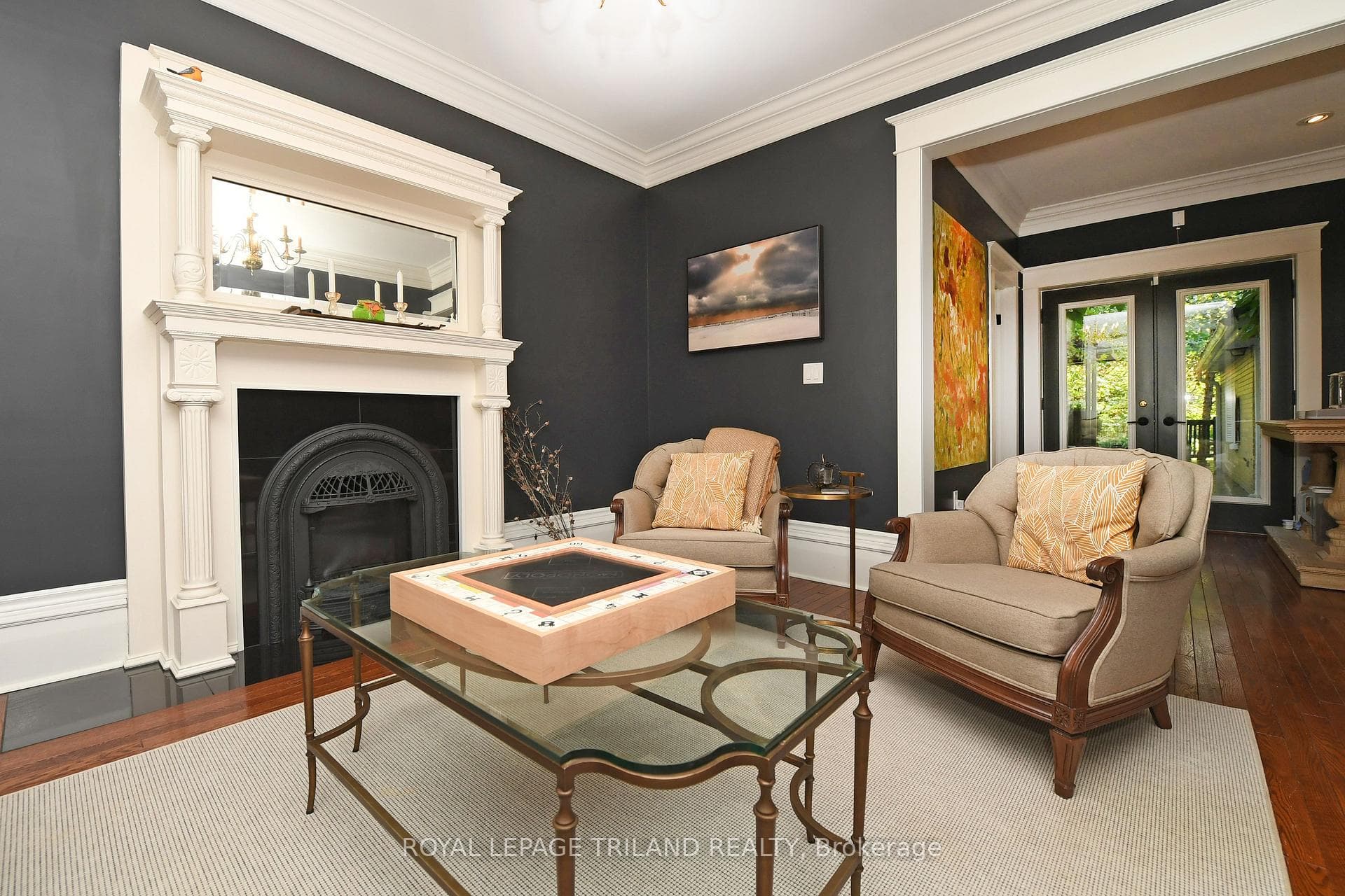 12 VICTORIA Street photo 4