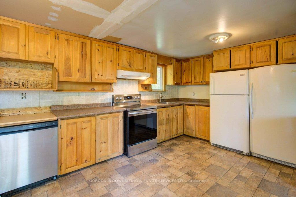 257 Westall Lane photo 11