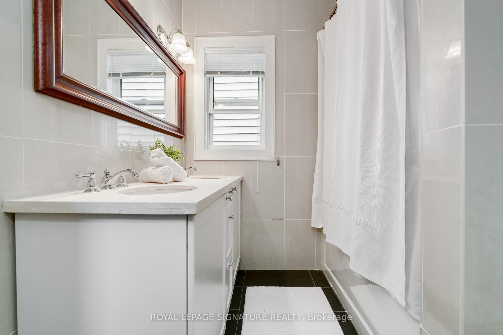 81 1/2 Boultbee Avenue photo 17