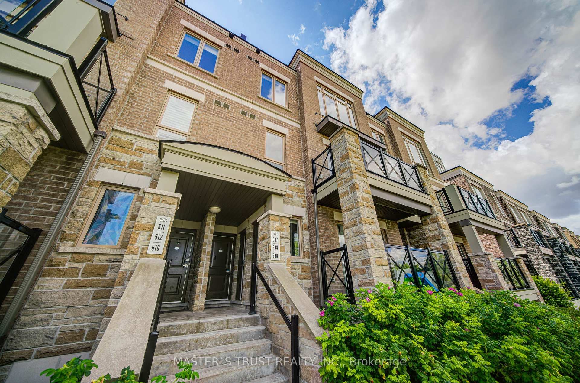 30 Dunsheath Way Unit 507 photo 2