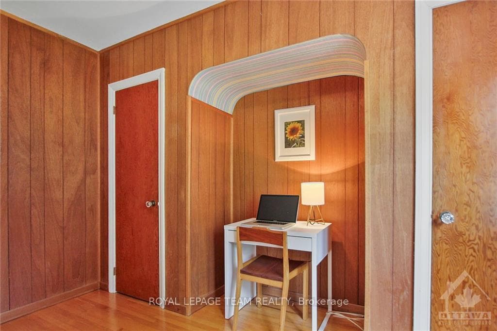 581 WINDERMERE Avenue photo 18