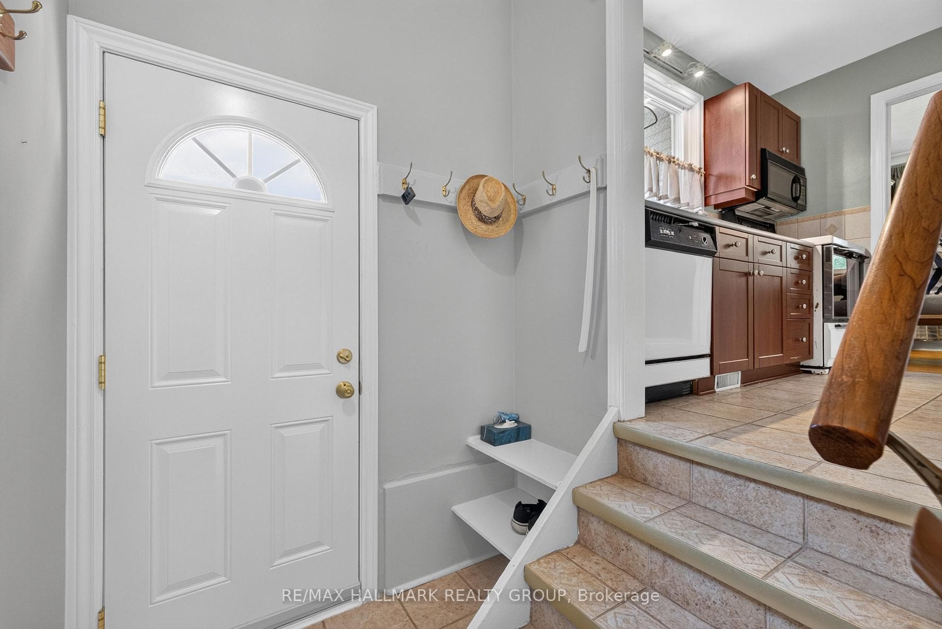 859 Duberry Street photo 20