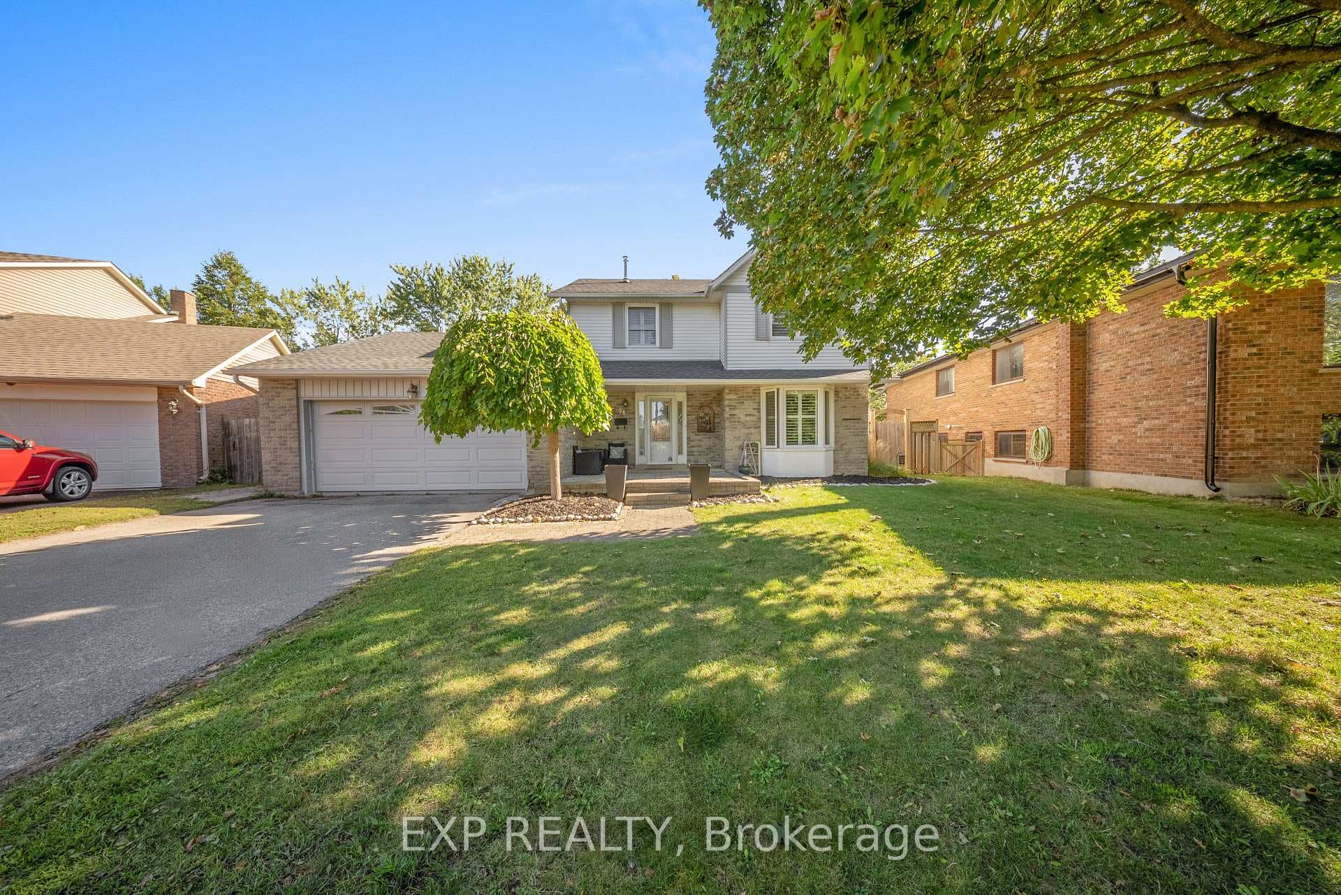 54 Pathfinder Crescent photo 4