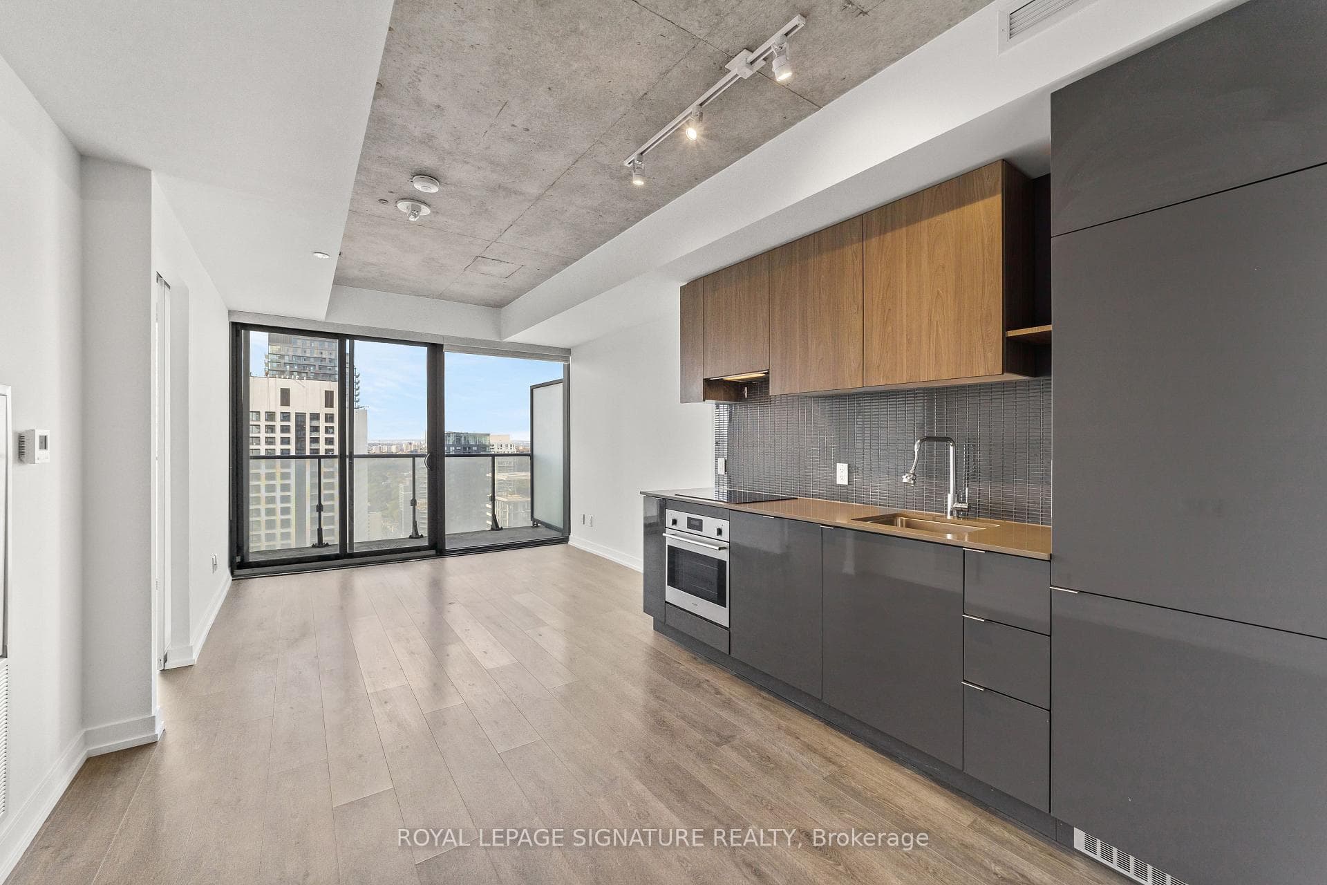 161 Roehampton Avenue Unit 4010 photo 8