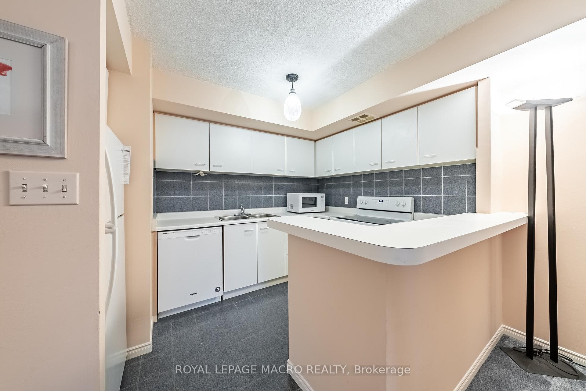 25 The Esplanade Street Unit 1410 photo 6