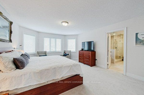 35 Lockerbie Crescent photo 13
