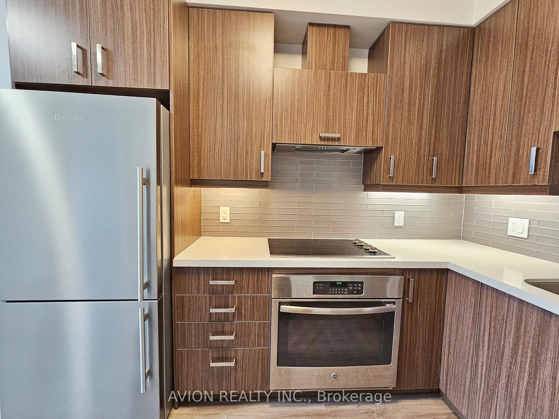 28 Uptown Drive Unit 311 photo 5