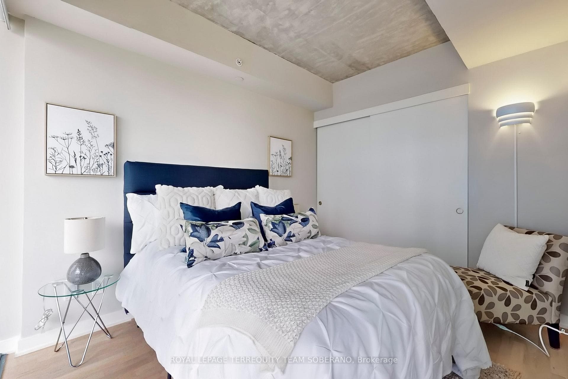 185 Roehampton Avenue Unit 1811 photo 19