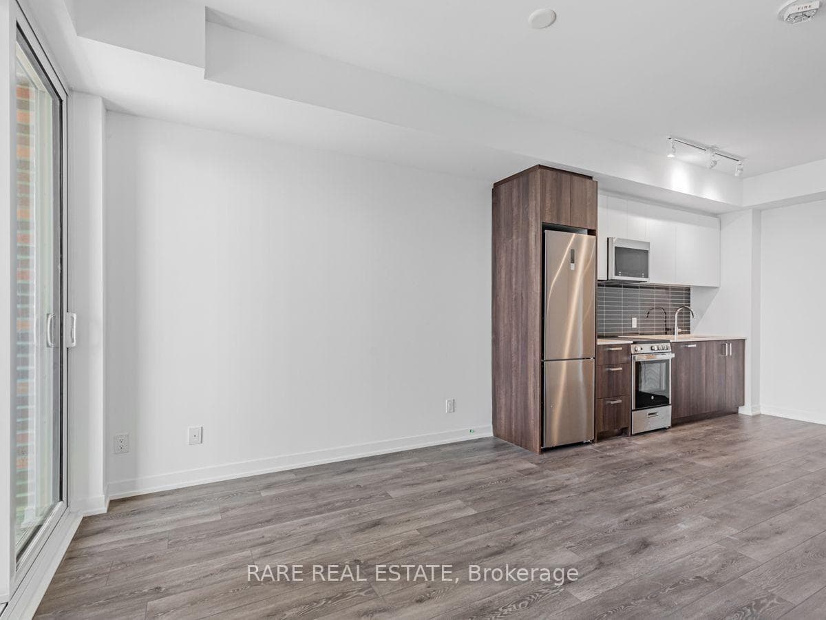 1787 St Clair Avenue Unit 815 photo 13