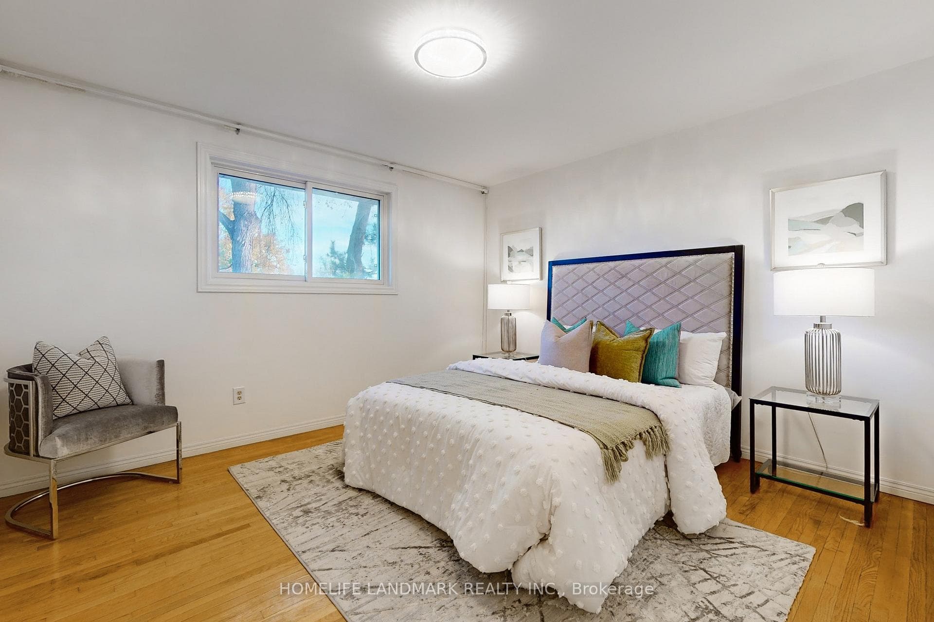 552 Queen Victoria Drive photo 22