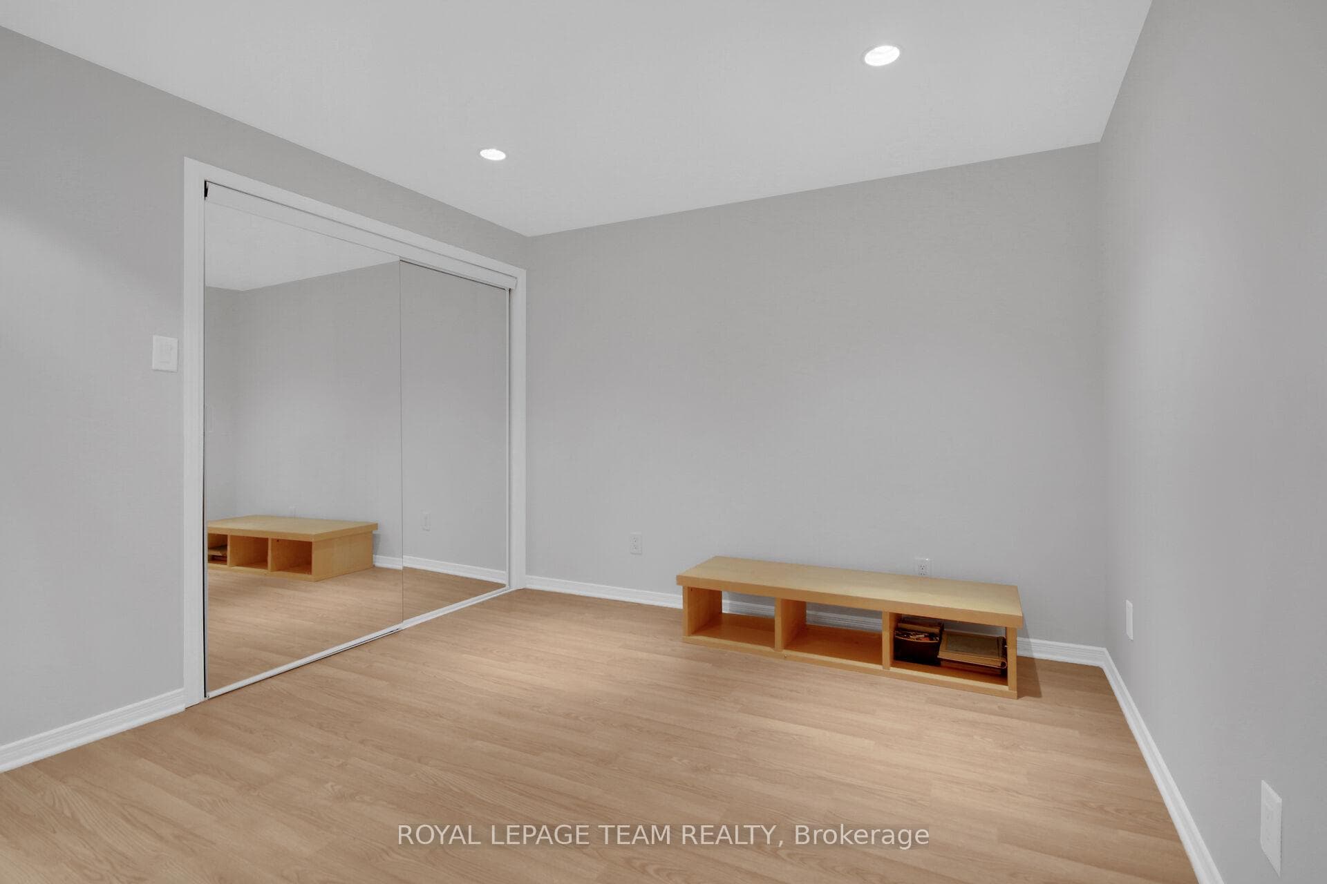 9 Weaver Crescent photo 23