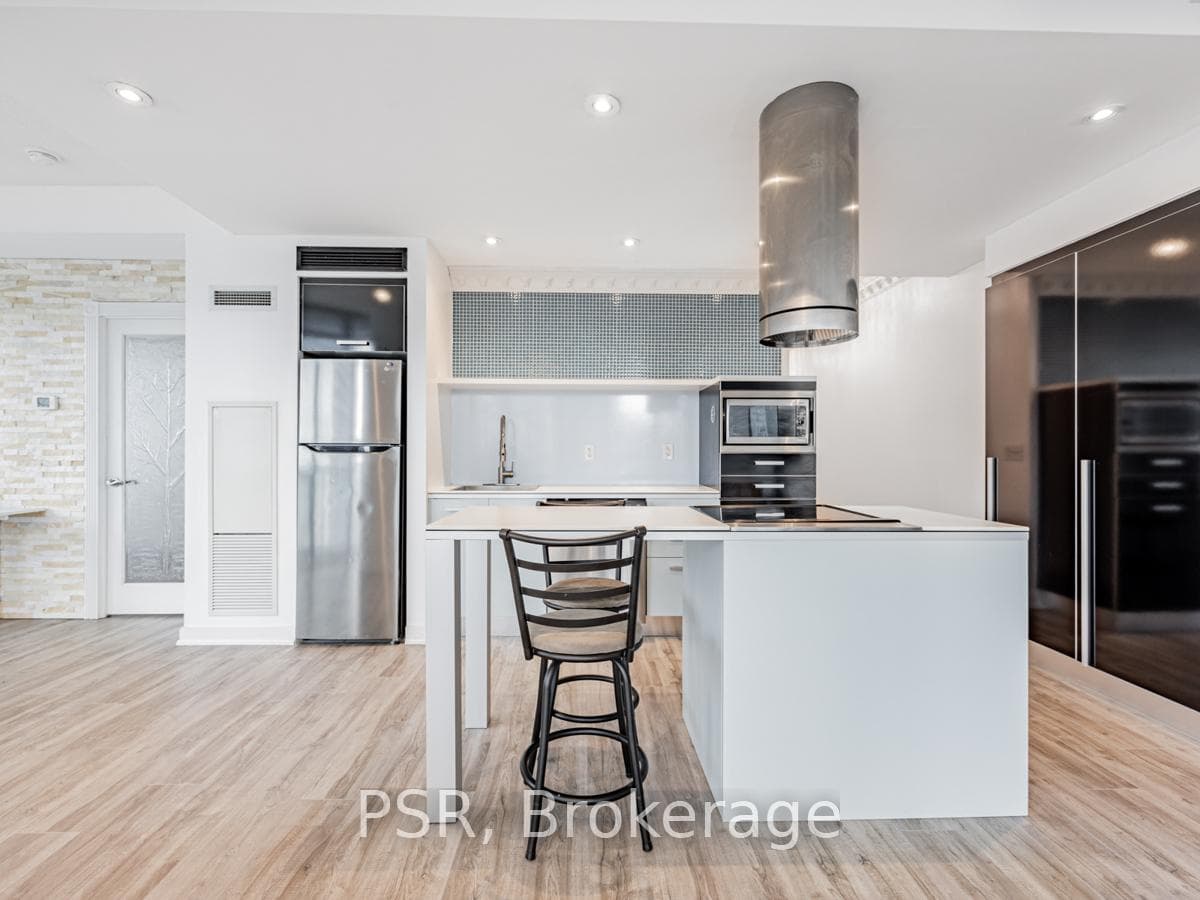 38 Dan Leckie Way Unit 1708 photo 5
