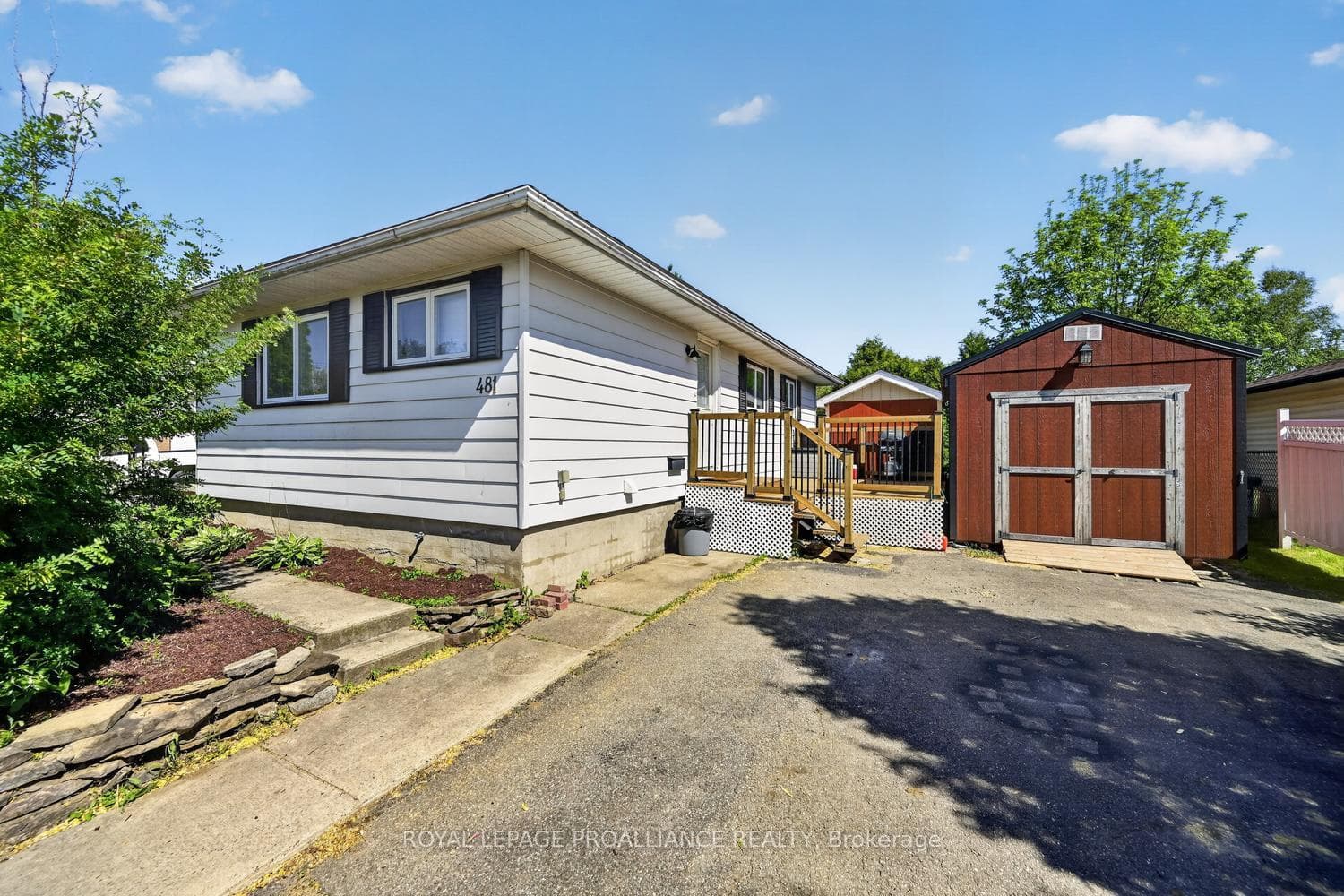 481 McAuley Road photo 4