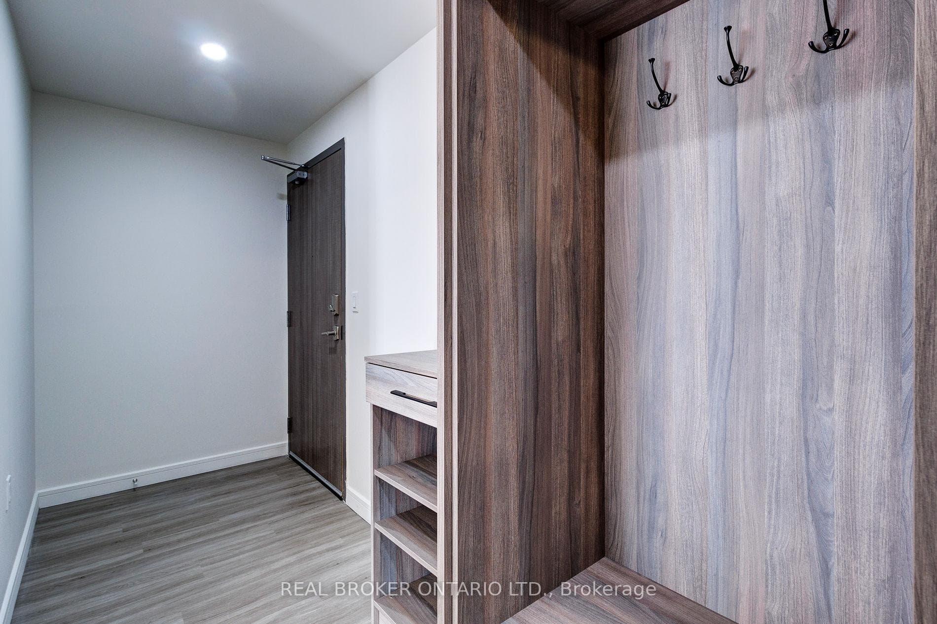49 Walnut Street Unit 2501 photo 1