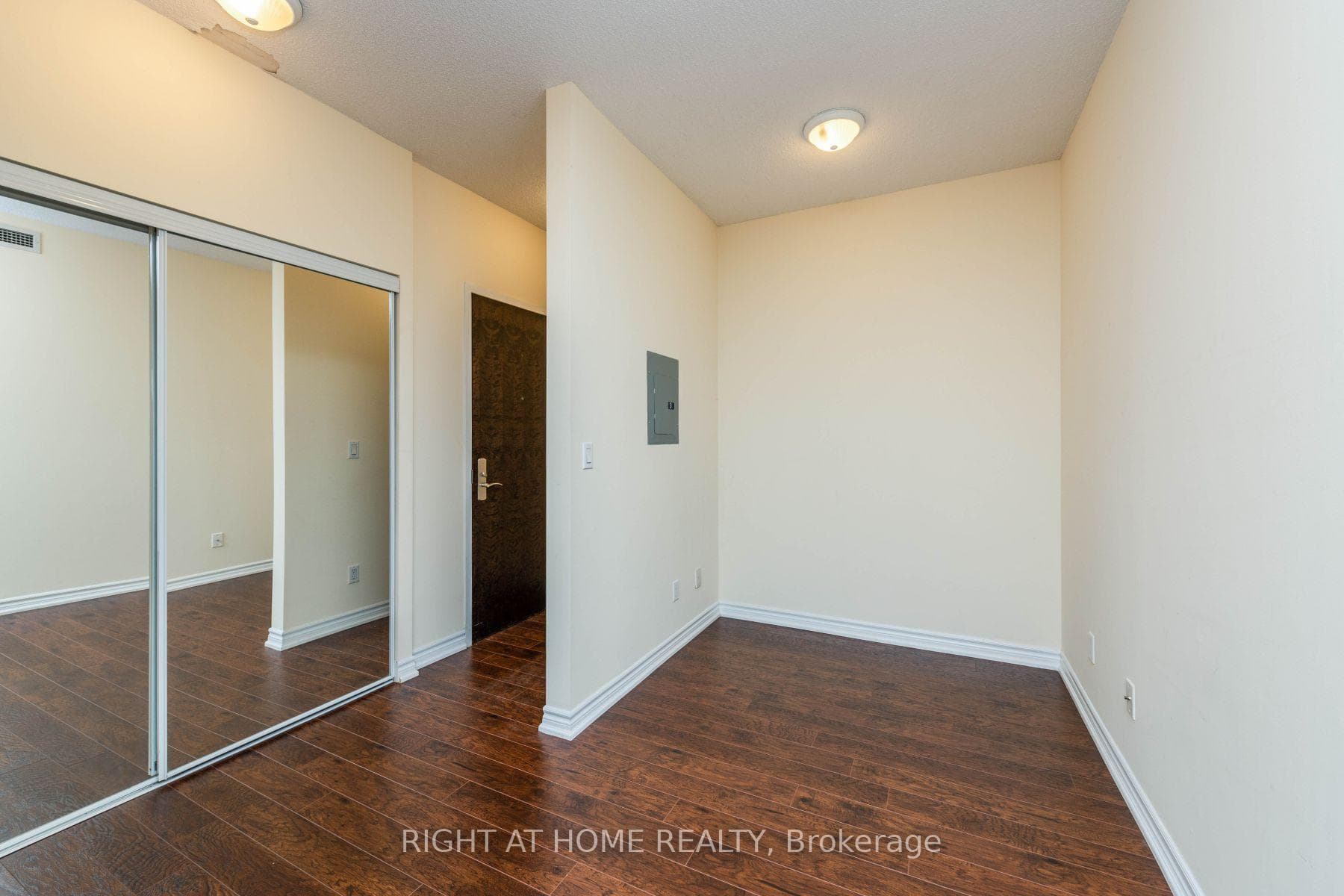 761 Bay Street Unit 3211 photo 15