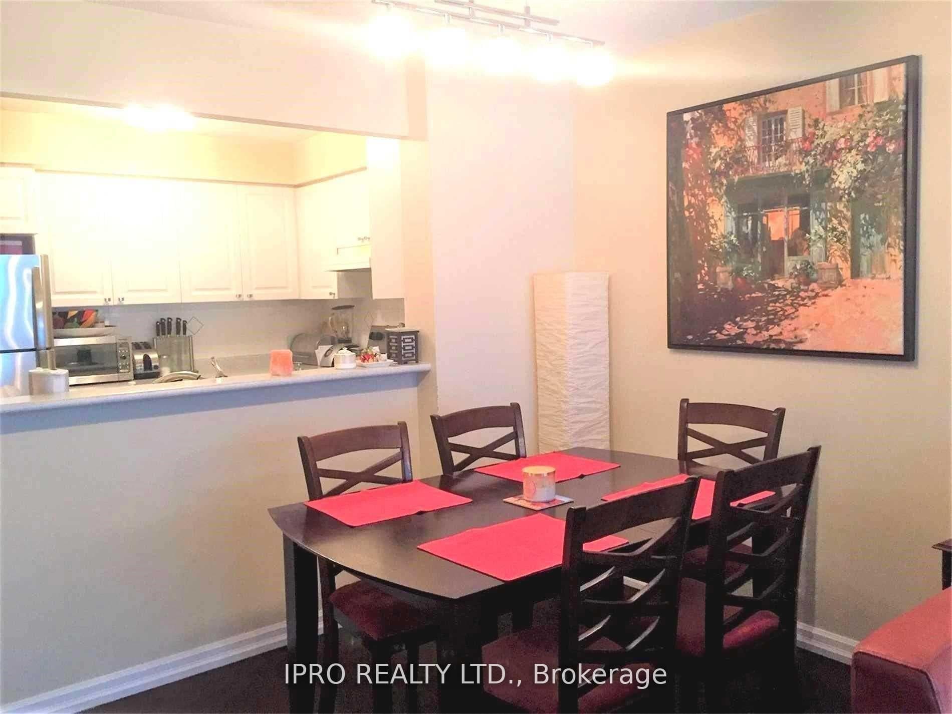 29 Pemberton Avenue Unit 702 photo 13