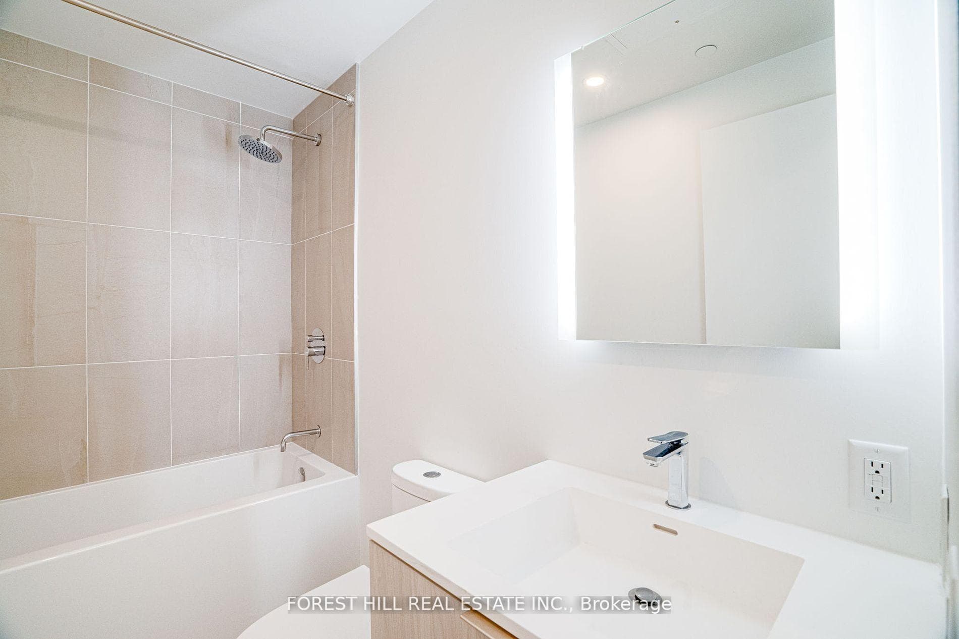 185 Alberta Avenue Unit 209 photo 3