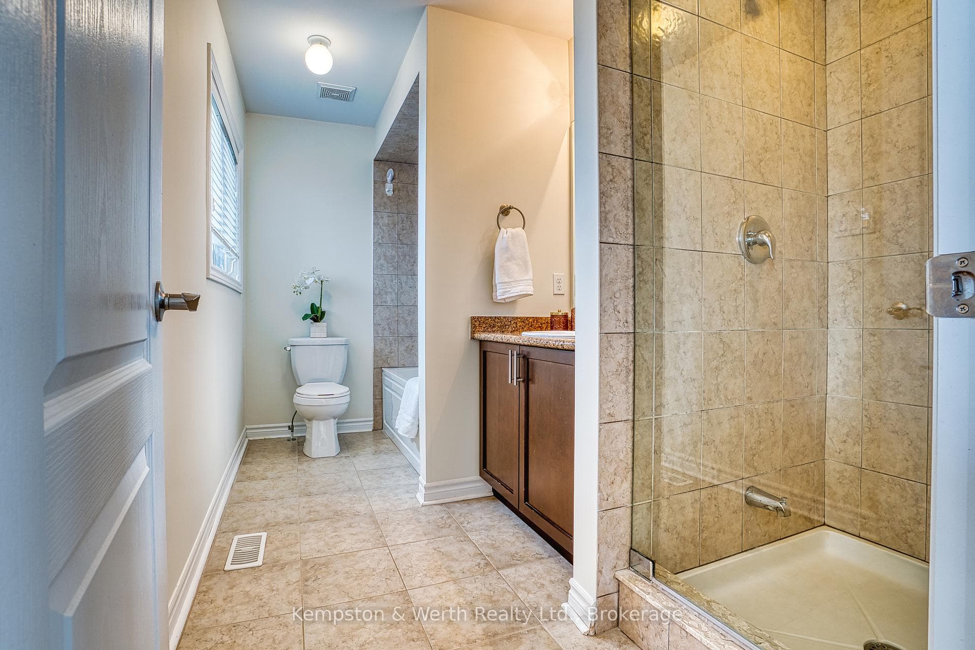 948 Adams Avenue photo 23