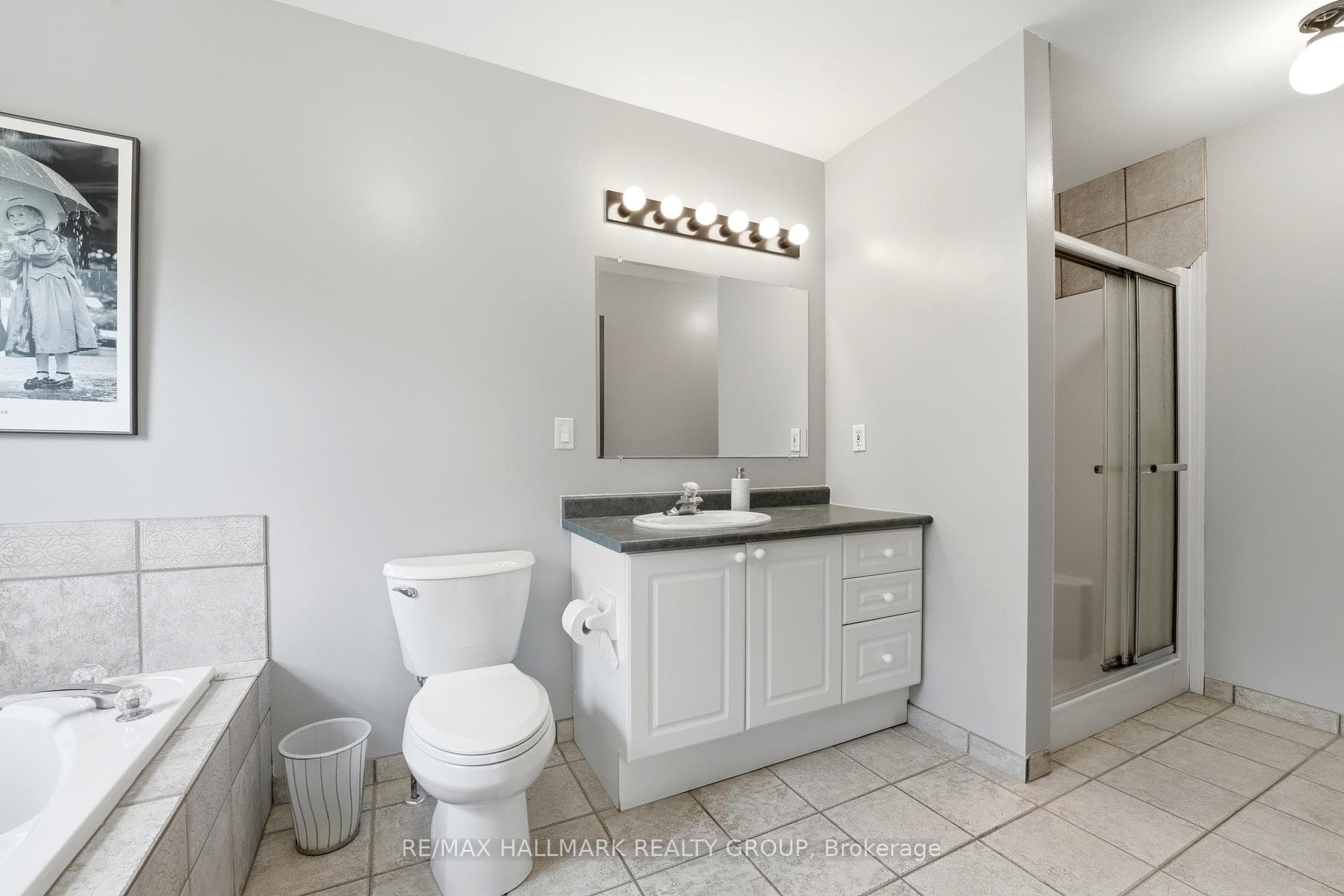 18 Josteen Drive photo 13