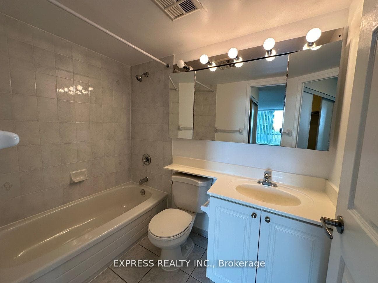 39 Pemberton Avenue Unit 513 photo 12