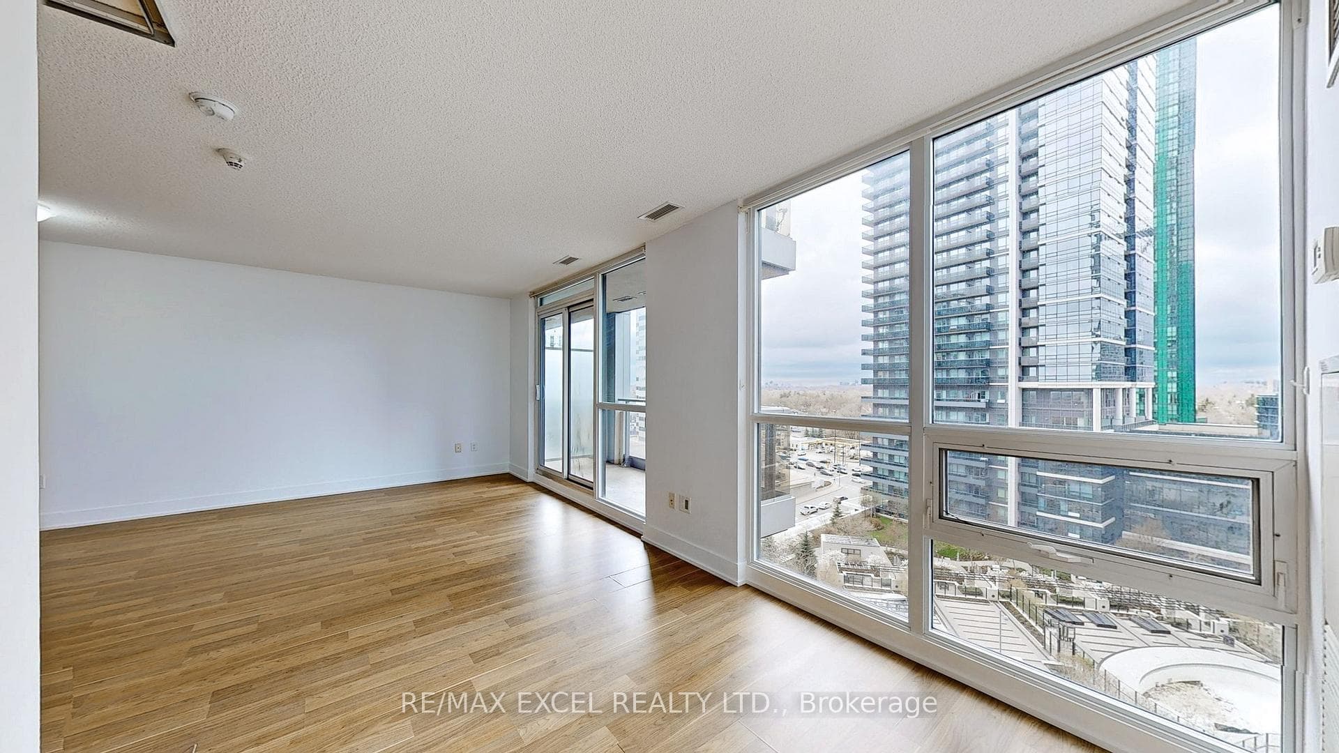 23 Sheppard Avenue Unit 1402 photo 9