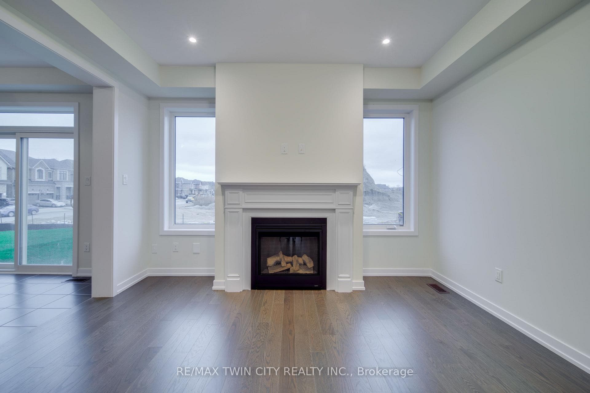 129 Lumb Drive photo 6