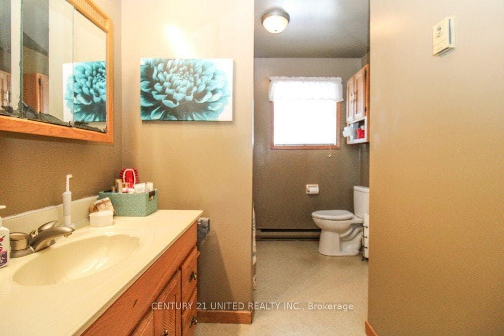2064 7th Line photo 27