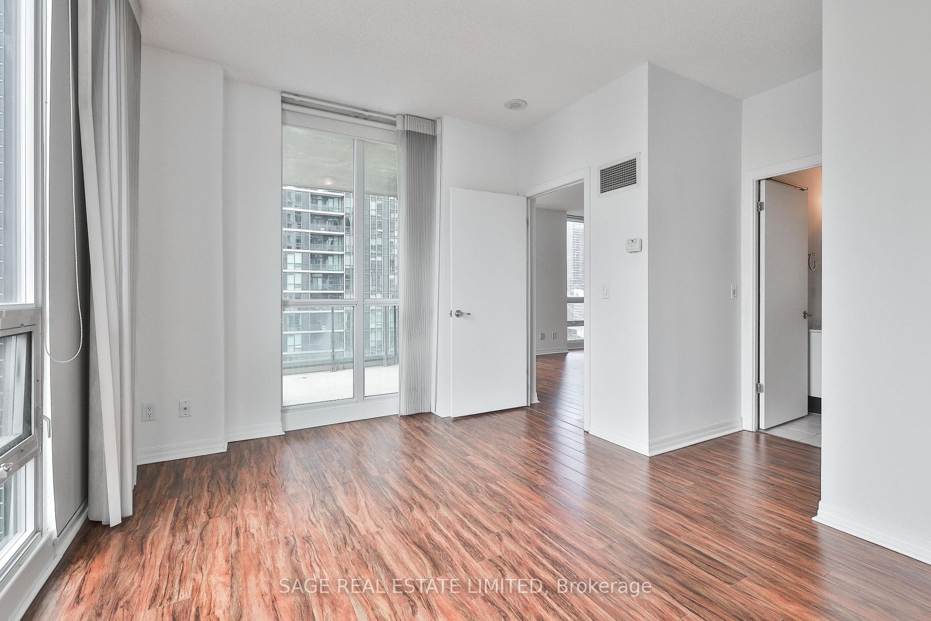 16 Yonge Street Unit 2711 photo 17