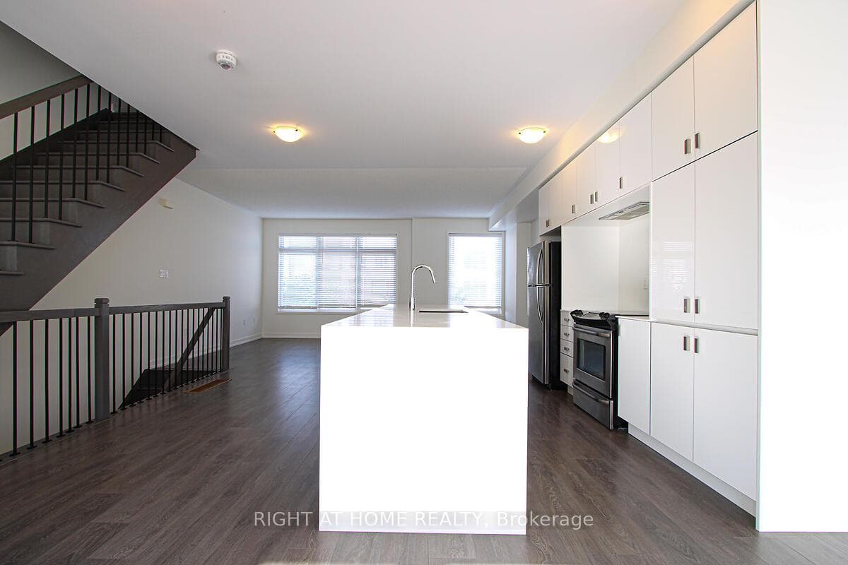 3092 Ernest Appelbe Boulevard photo 5