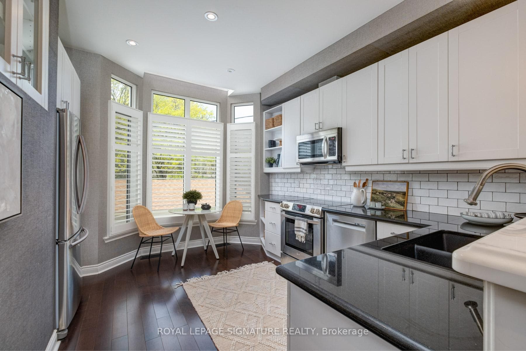7 SHAFTESBURY Place photo 2