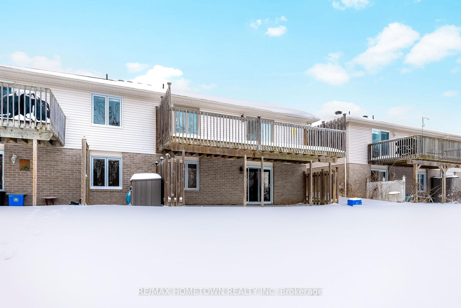 1047 Bridlewood Drive photo 4