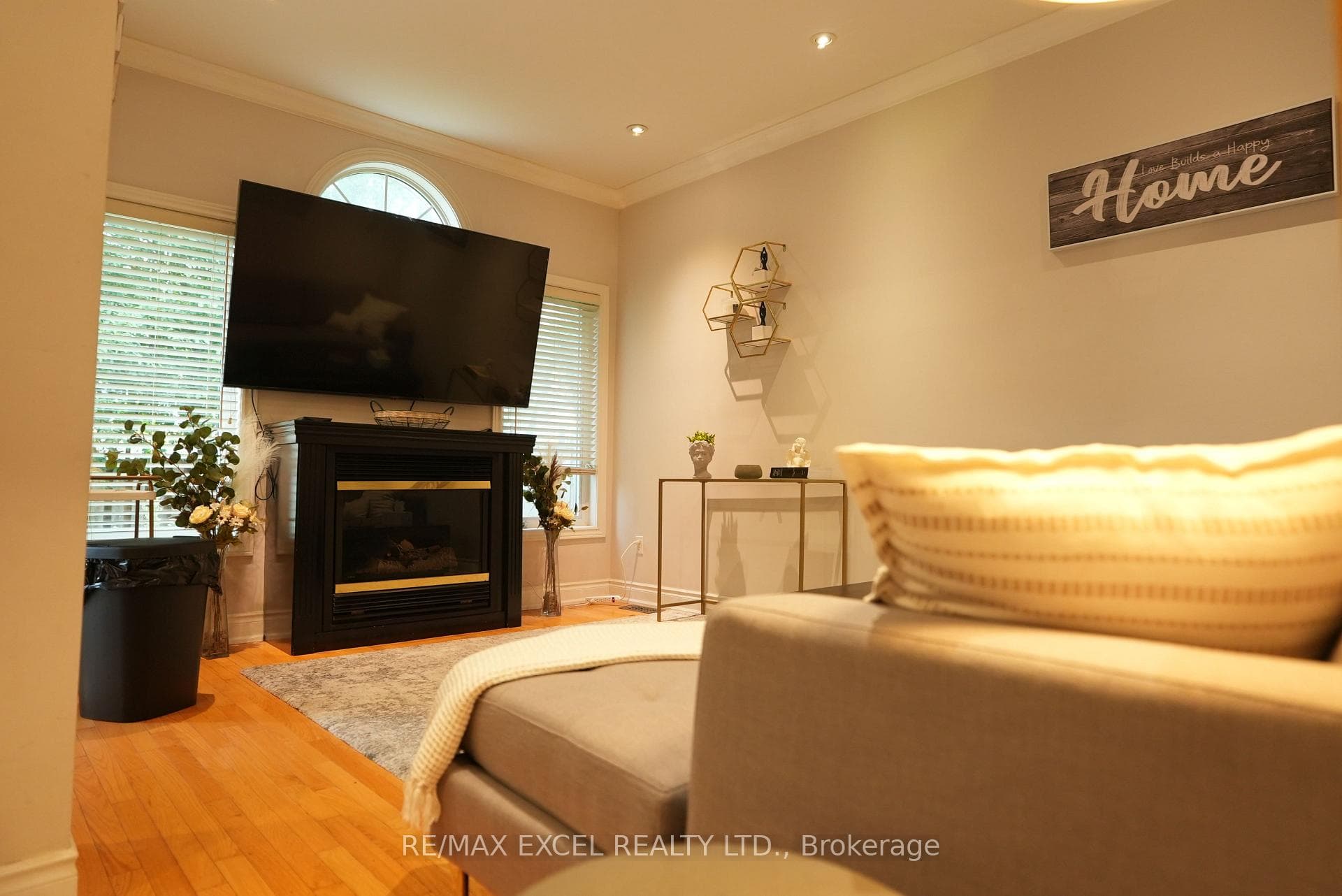 214 Farmstead Road Unit Main photo 6