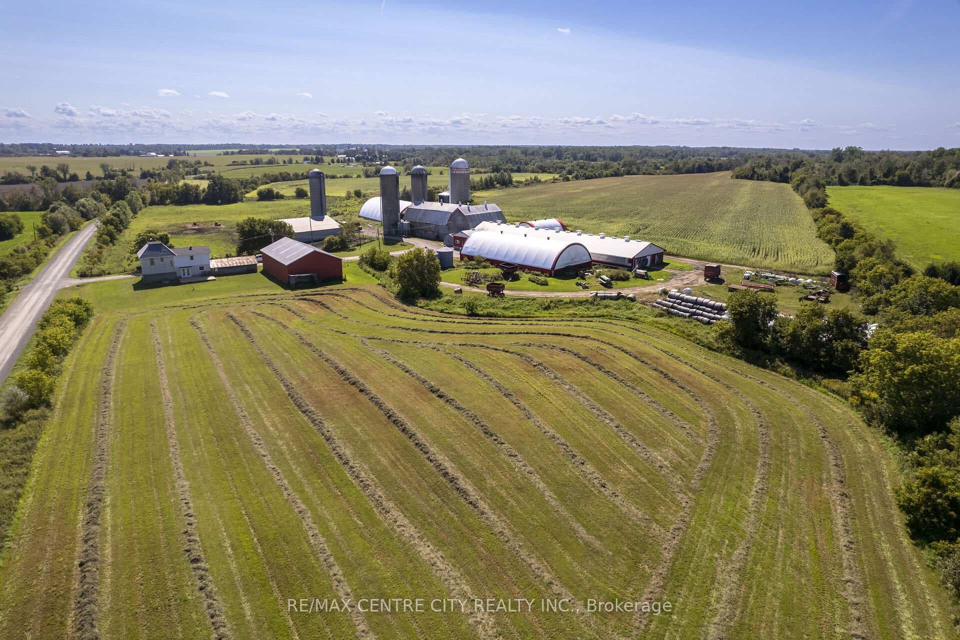 4790 Sarsfield Road photo 2