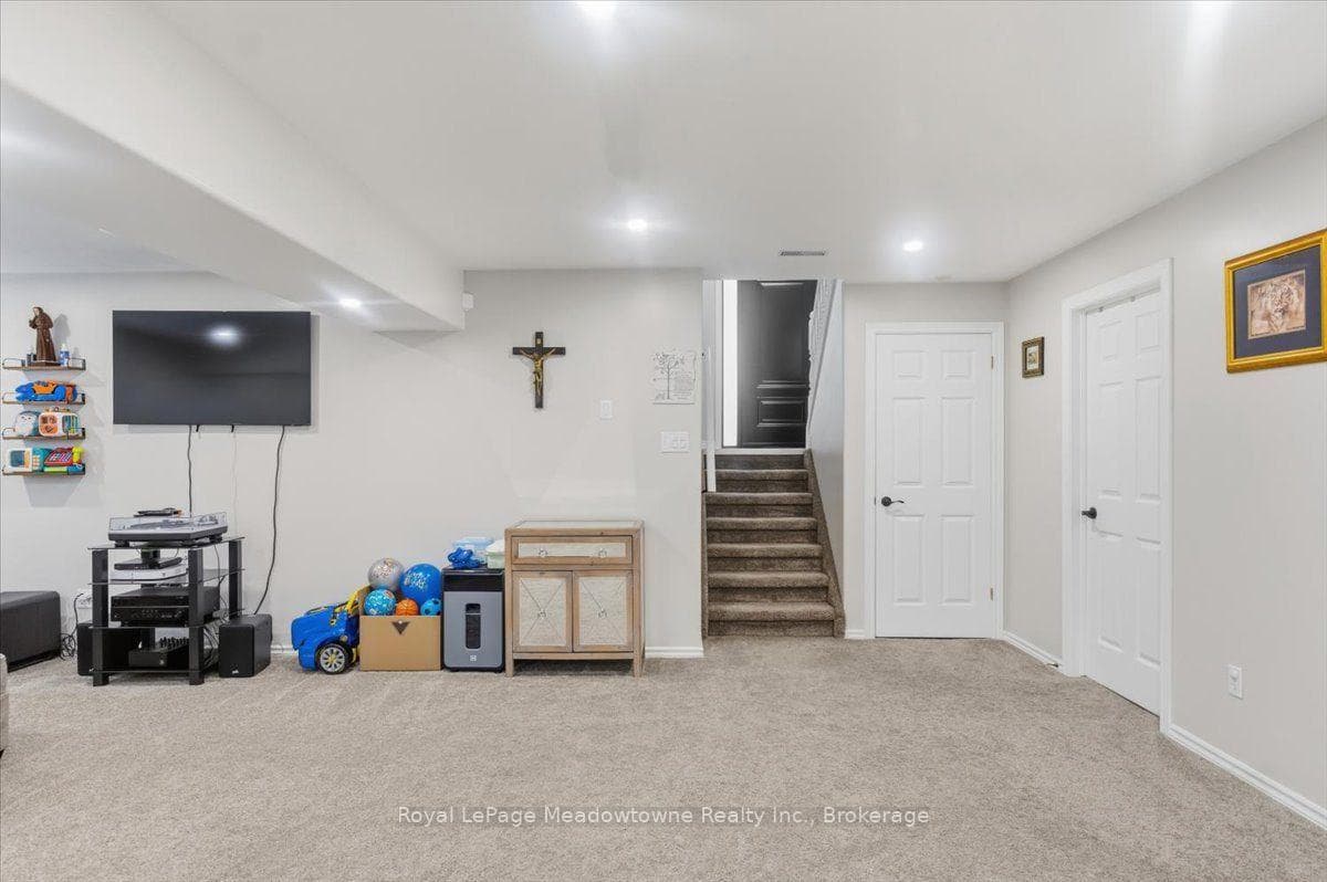 15 Sharpe Street photo 32