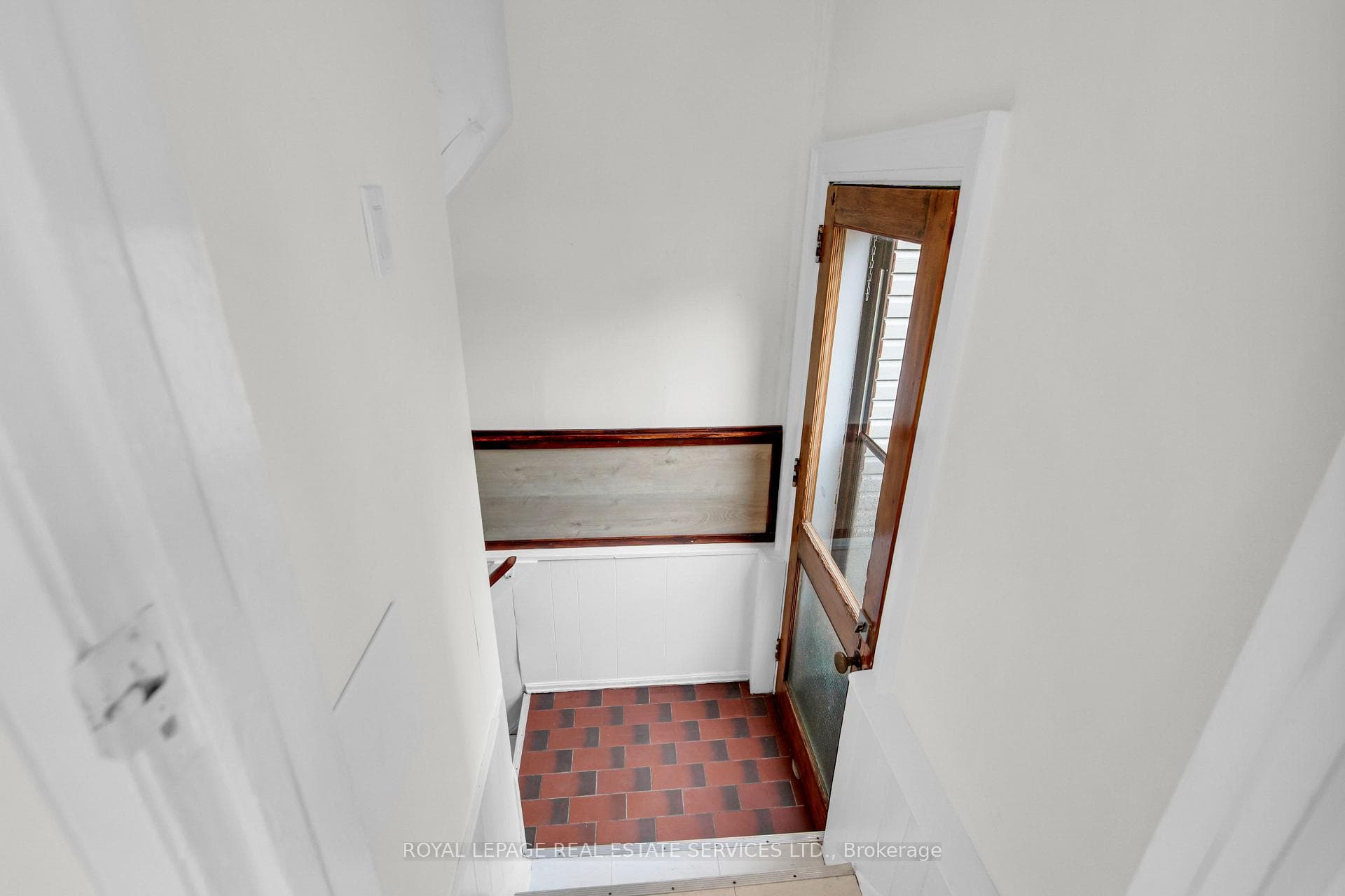 56 Arlington Avenue photo 32