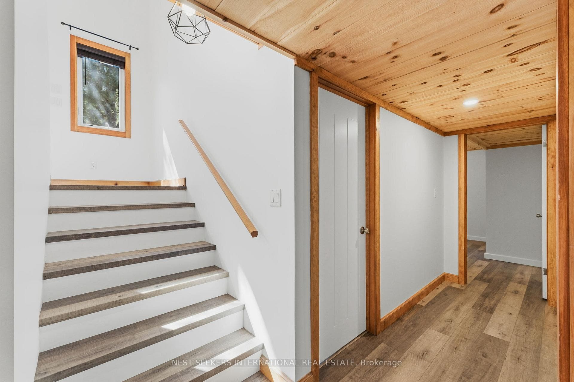 3184 Ravenscliffe Road photo 18