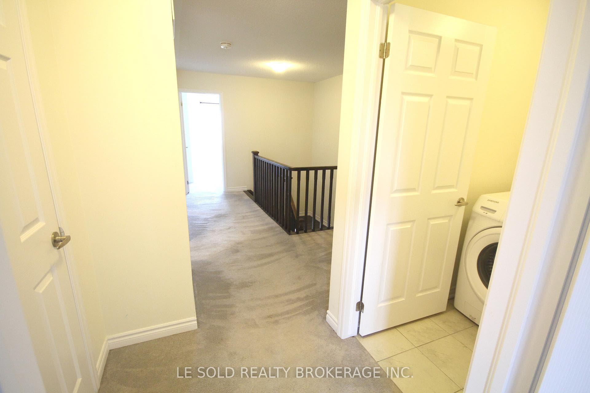 90 Hutt Crescent photo 17